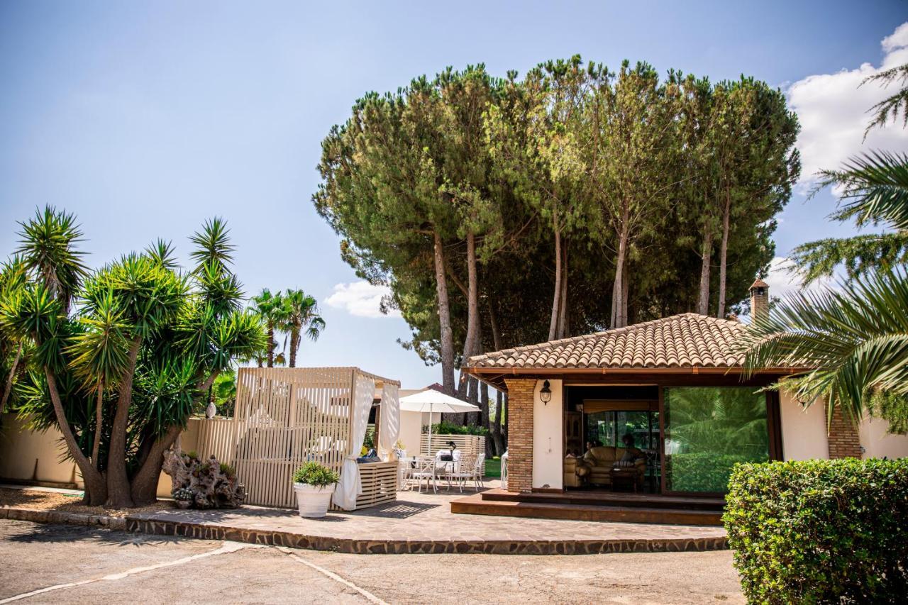 Villa Laoconte Piscina, Jacuzzi E Biliardo Canicatti Exterior photo